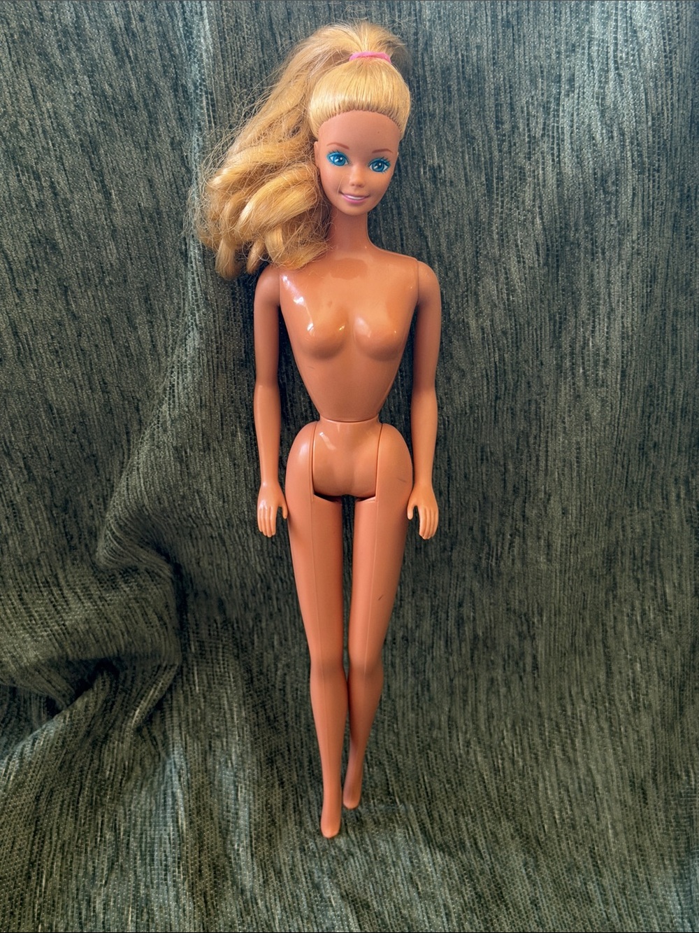 Blonde Barbie Brught Blue Eyes 1966 Body